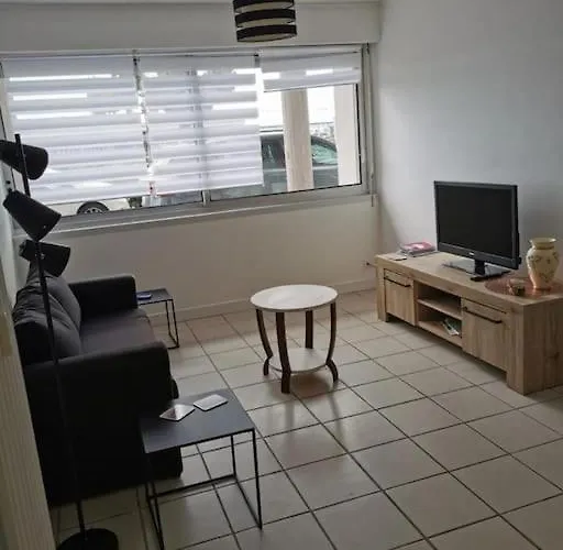 2 Proche Apartment *